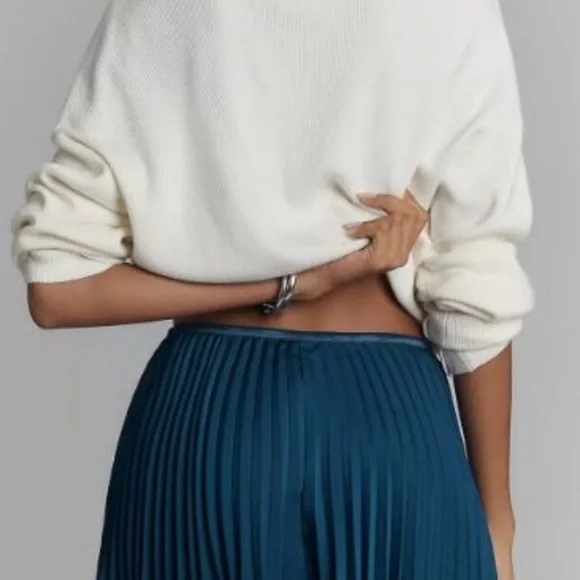 Anthropologie NWT Silky Plissé Shorts in Turquoise Size Medium - Picture 3 of 5